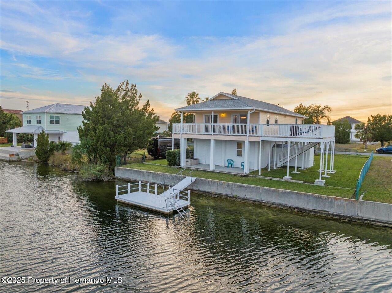 Property Photo: 3340 Oleander Drive FL 34607