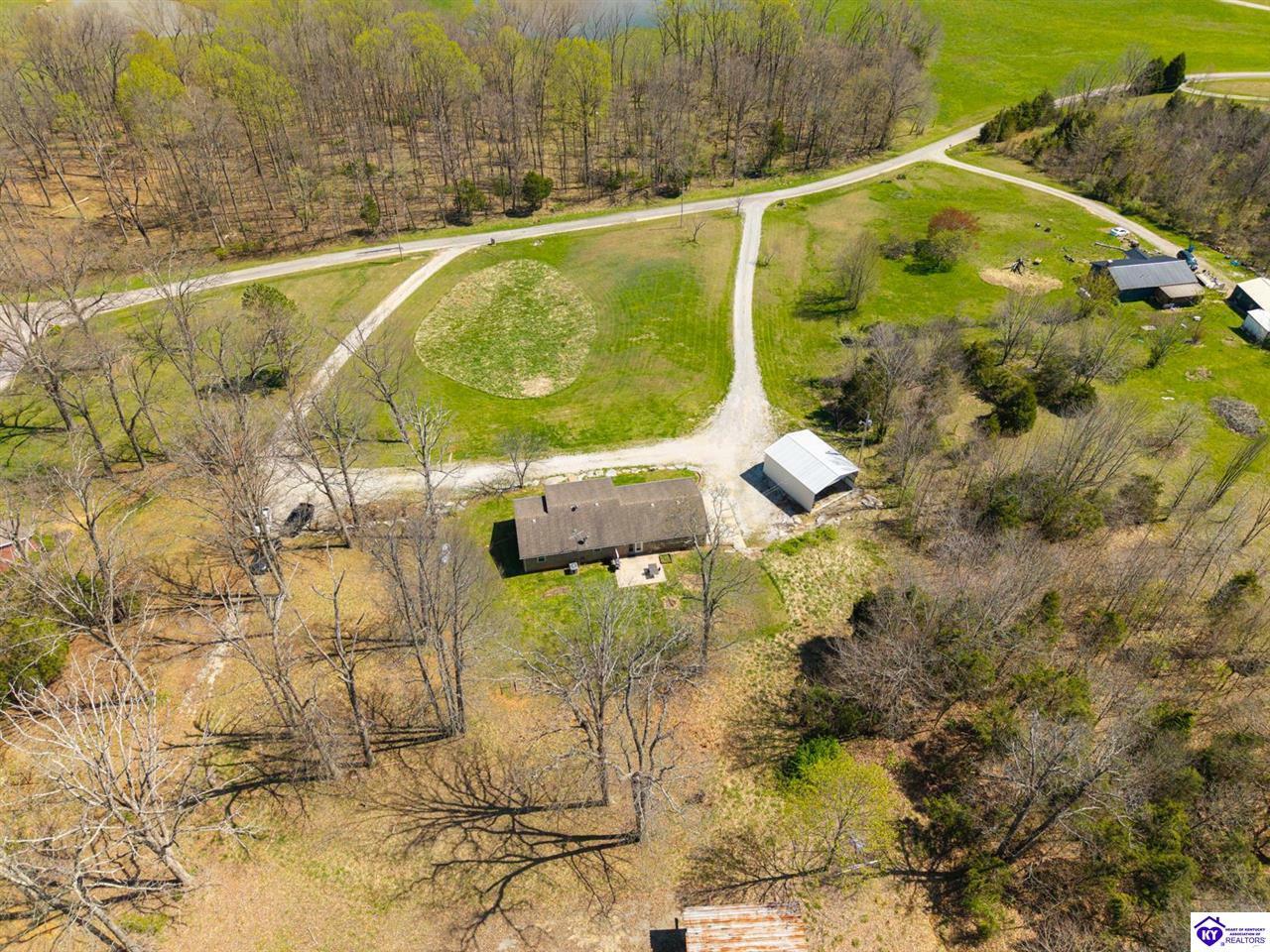 Property Photo: 425 Tucker Lane KY 40175