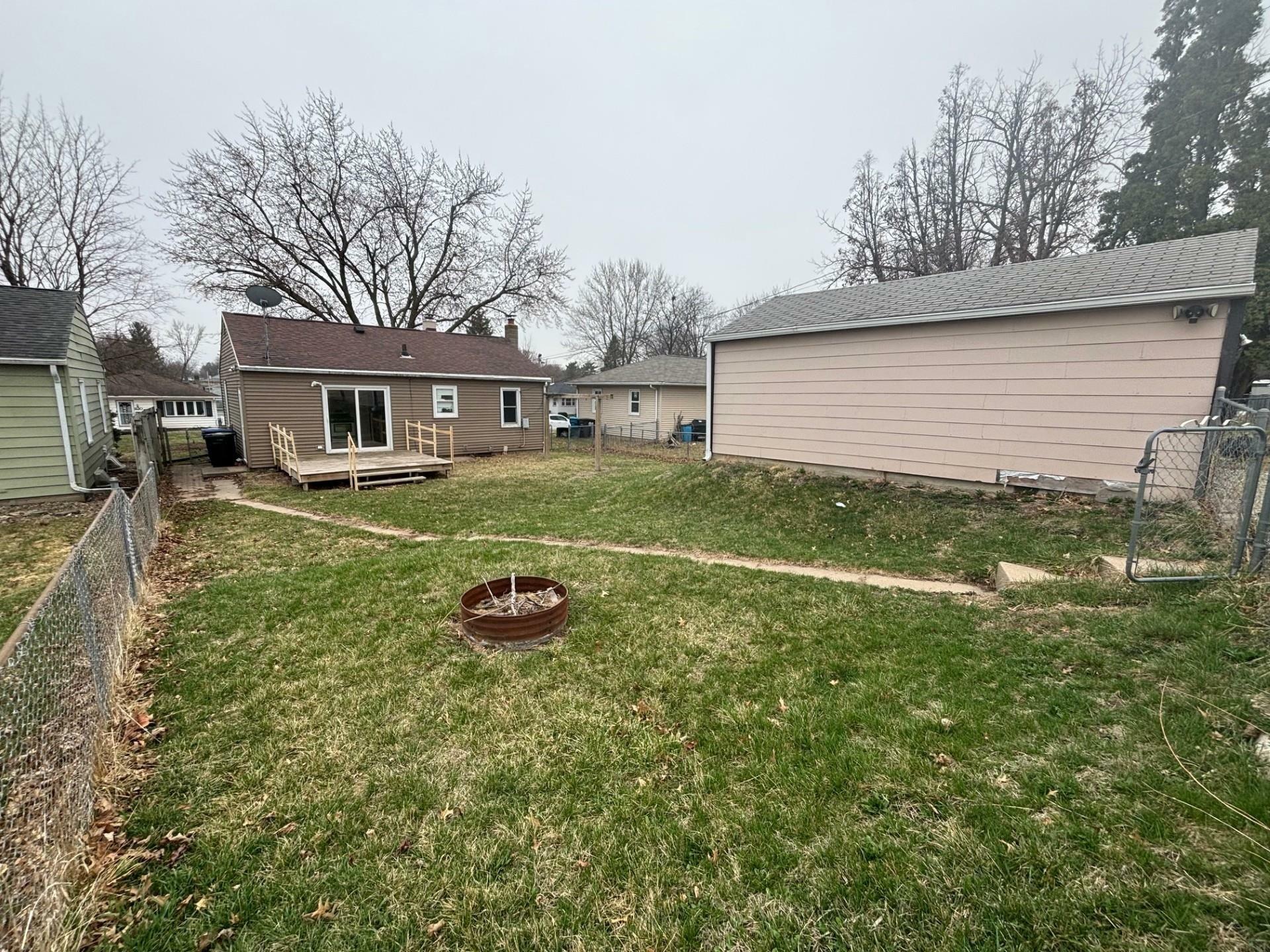 Property Photo: 819 Easton IA 50702