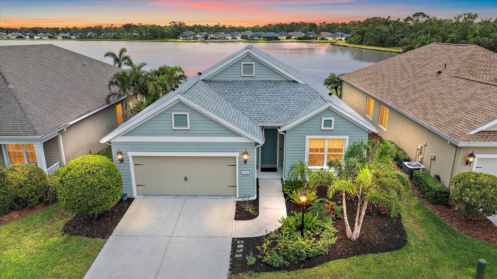 Property Photo: 7743 Ridgelake Circle FL 34203