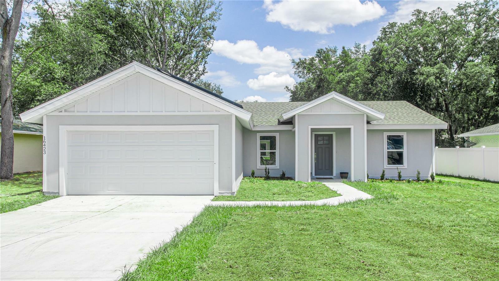 Property Photo: 10101 SE 165th Place FL 34491