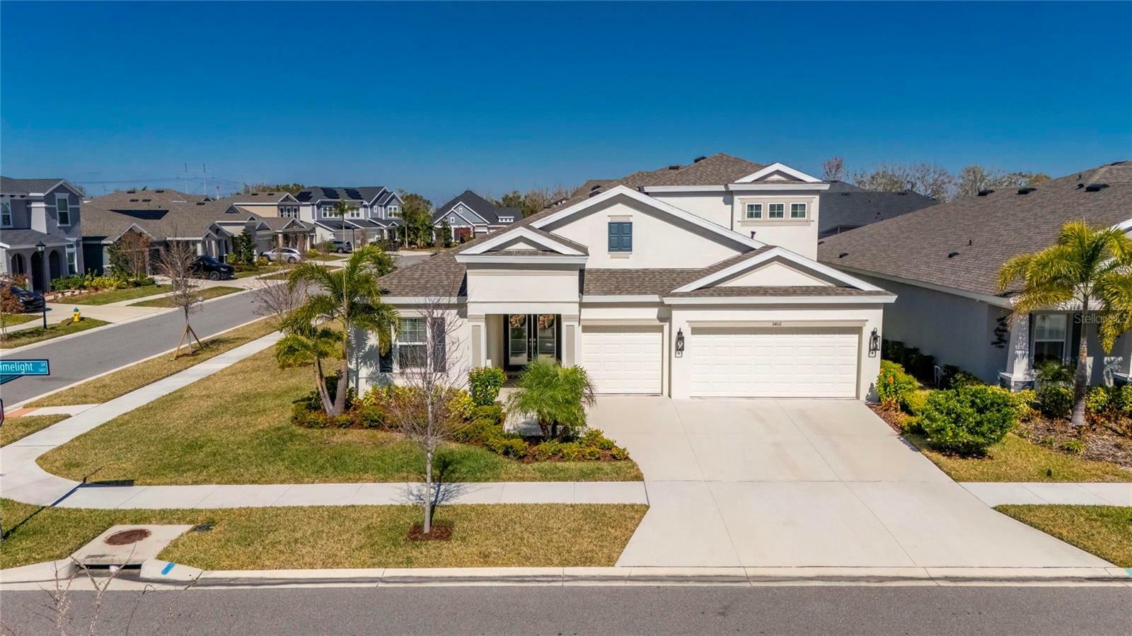 Property Photo: 5402 Limelight Drive FL 33572