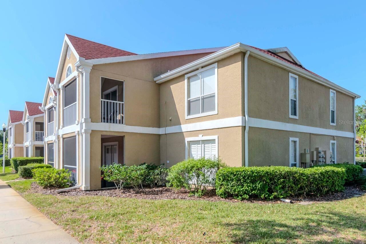 Property Photo: 9481 Highland Oak Drive 313 FL 33647