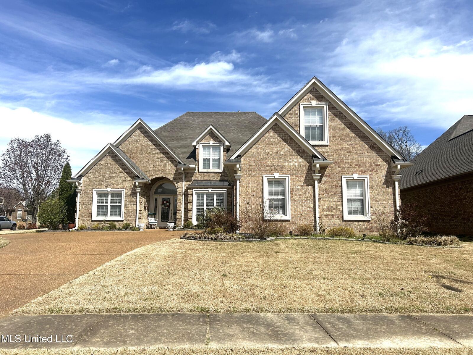 Property Photo: 3570 E Enclave Drive MS 38672