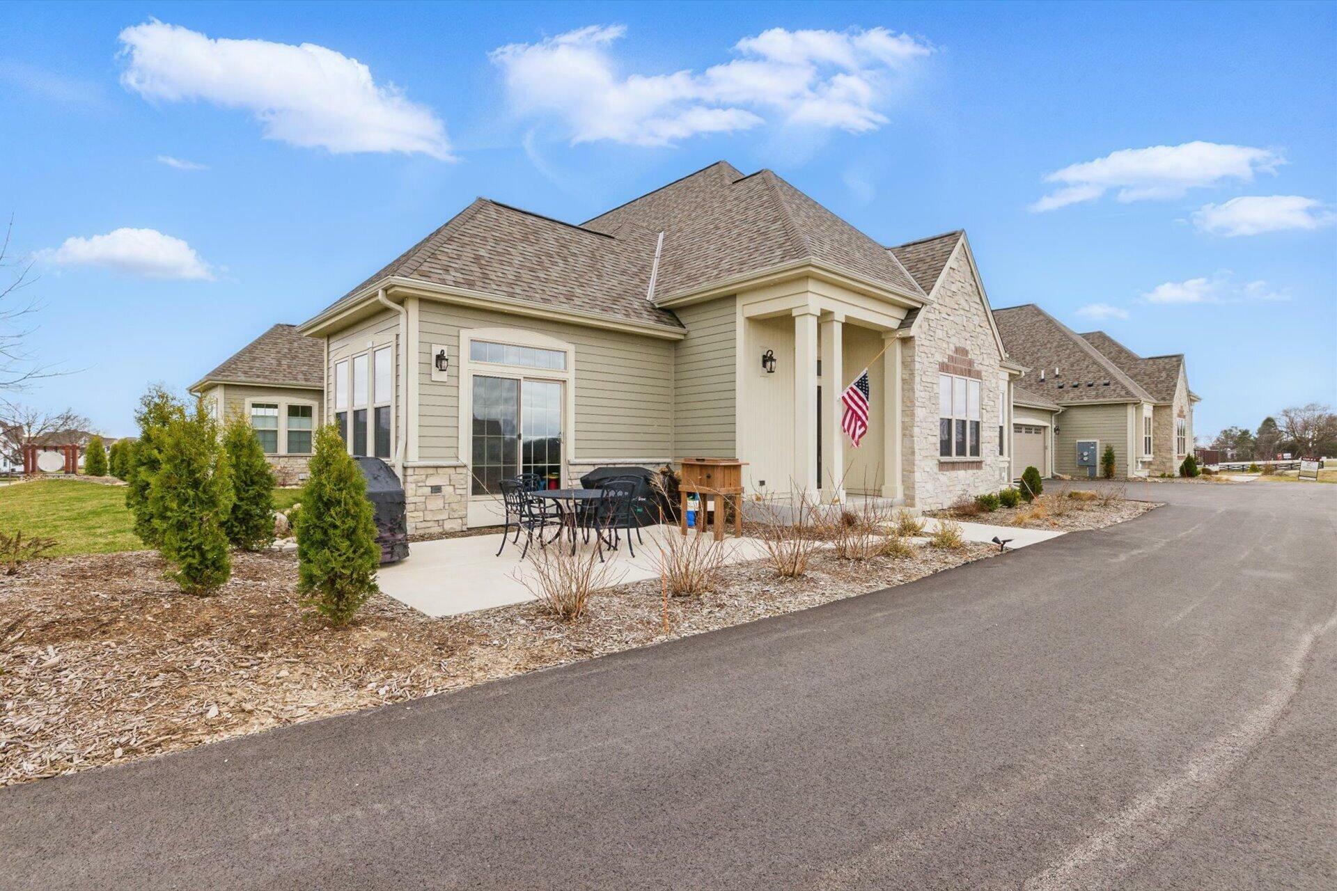 1507 Sandhill Blvd  Hartland WI 53029 photo