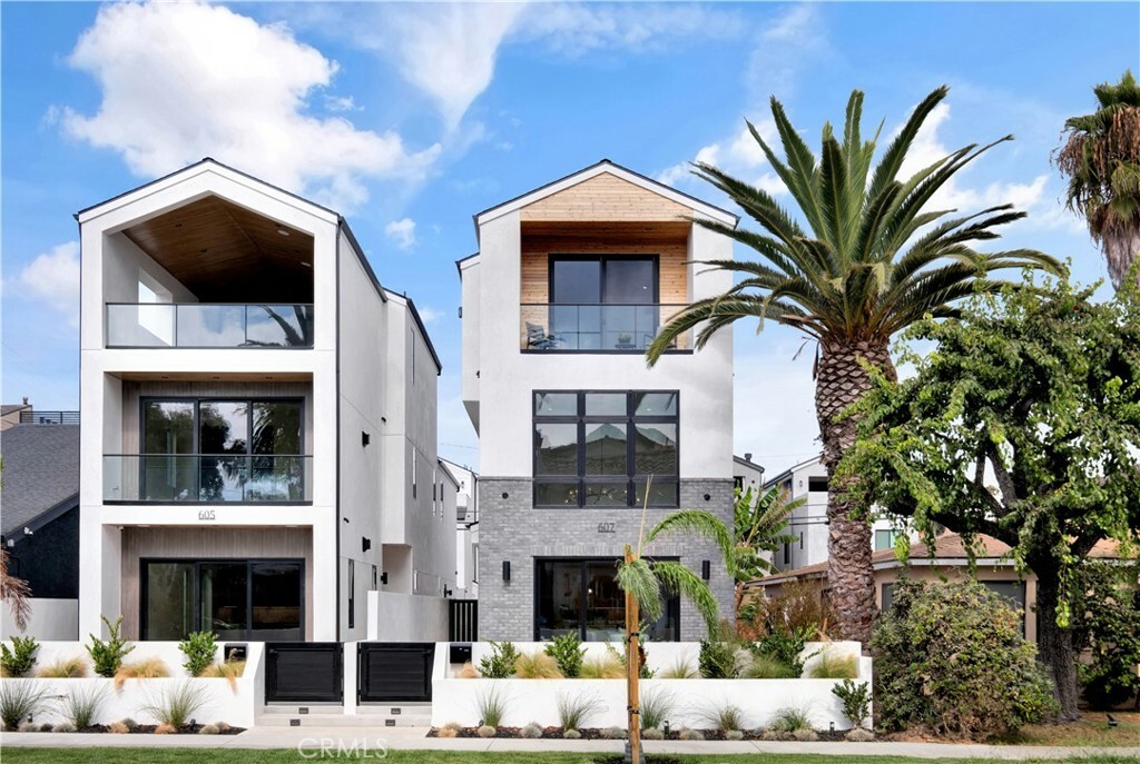 Property Photo: 607 12th Street CA 92648