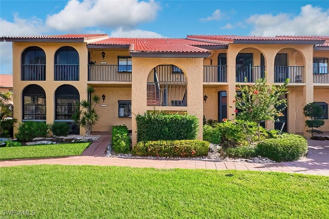 Property Photo: 5510 SW 4th Place 103 FL 33914