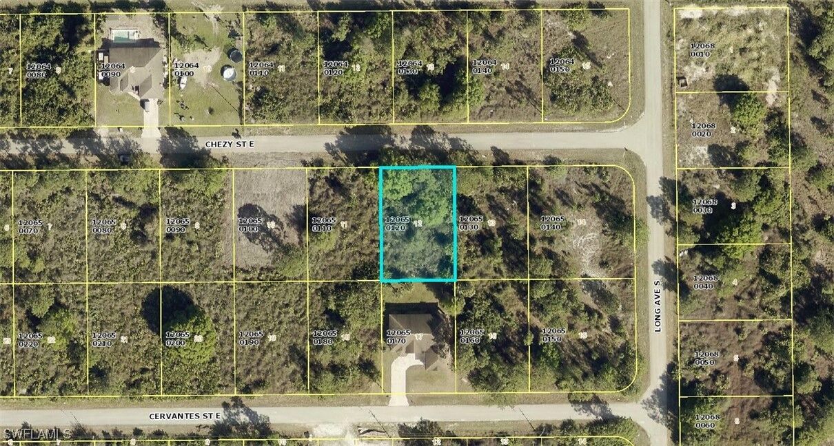 Property Photo: 870 Chezy Street E FL 33974