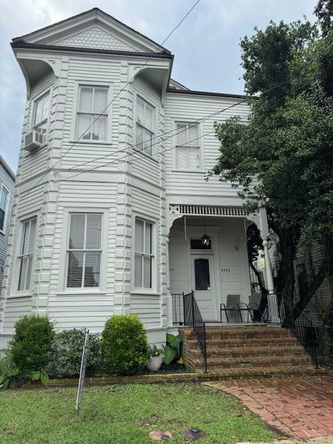 Property Photo: 3932 Prytania Street 4 LA 70115