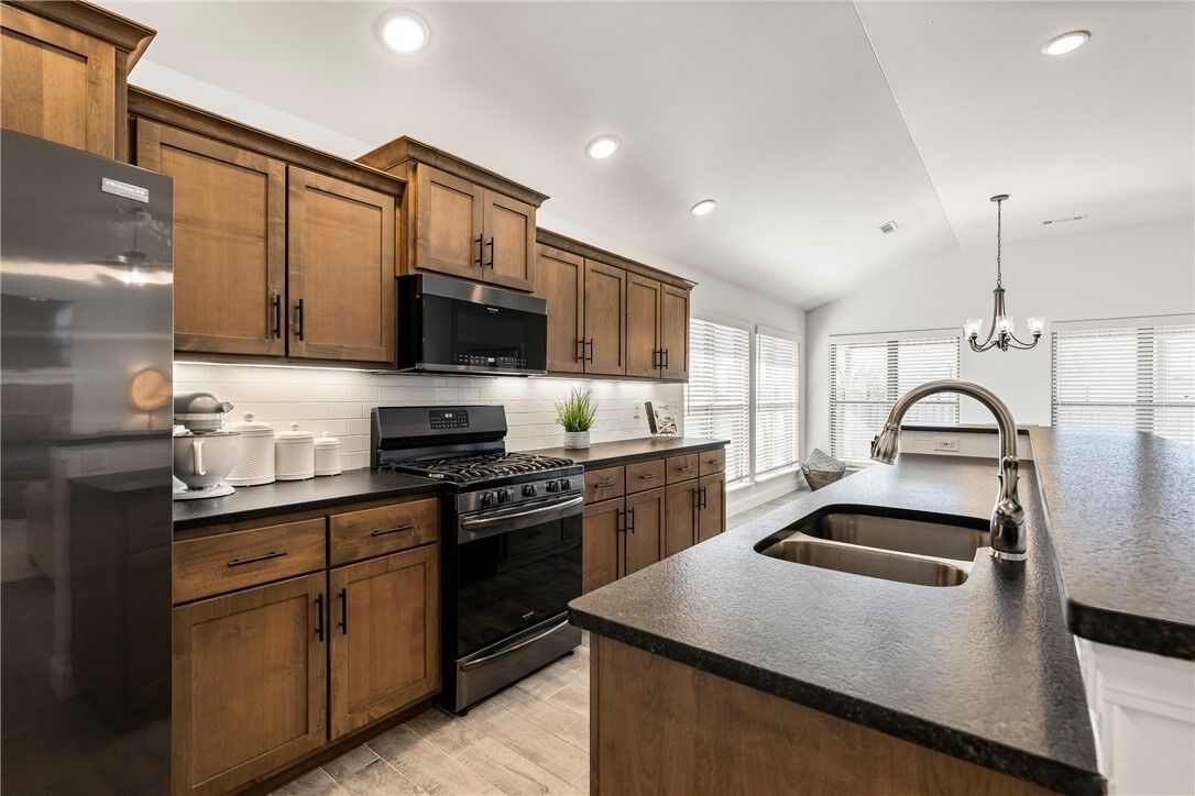Property Photo: 2405 Armstrong Lane AR 72751