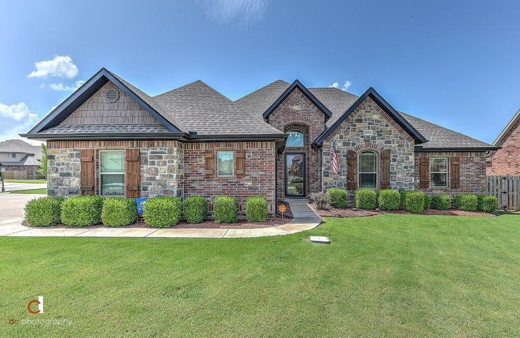 Property Photo: 6000 W Bainbridge Drive AR 72758