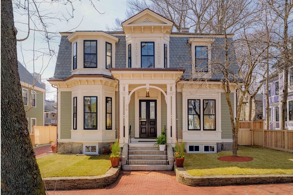 Property Photo:  378 Broadway  MA 02139 