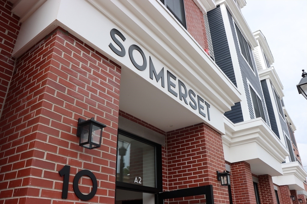 10 Somerset 206  Winthrop MA 02152 photo