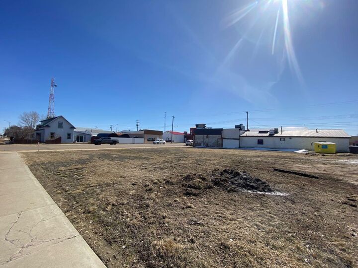 Property Photo: 305-307 1 Street W AB T0J 1P0