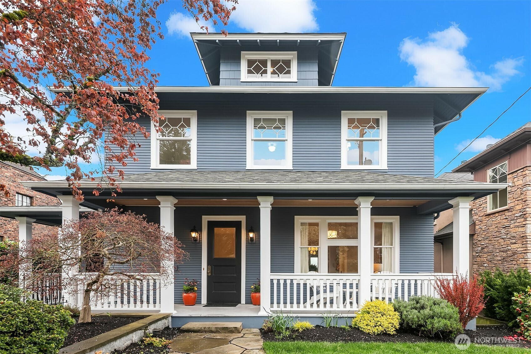 Property Photo:  2100 E Galer Street  WA 98112 