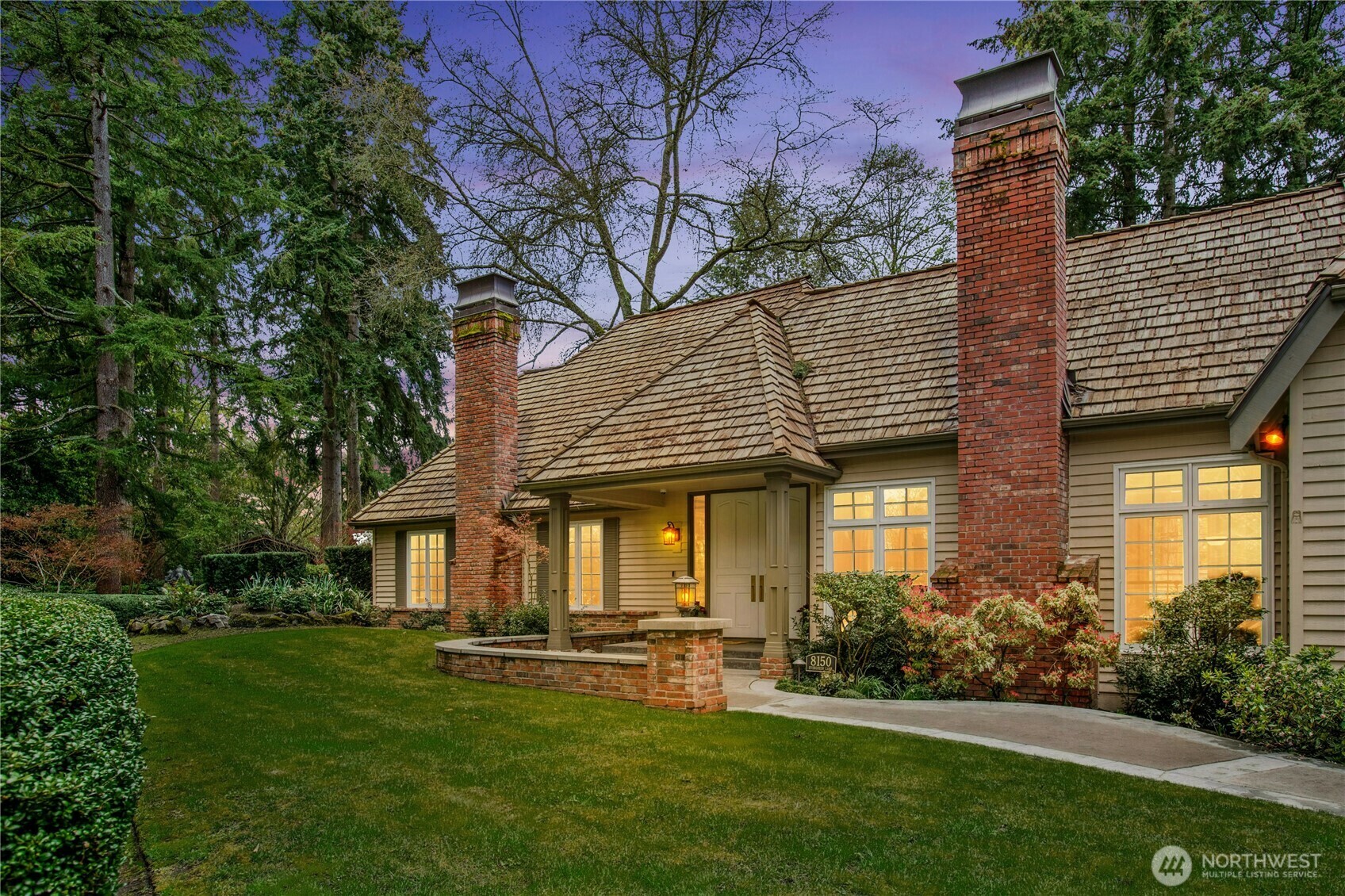 Property Photo: 8150 Evergreen Lane WA 98040