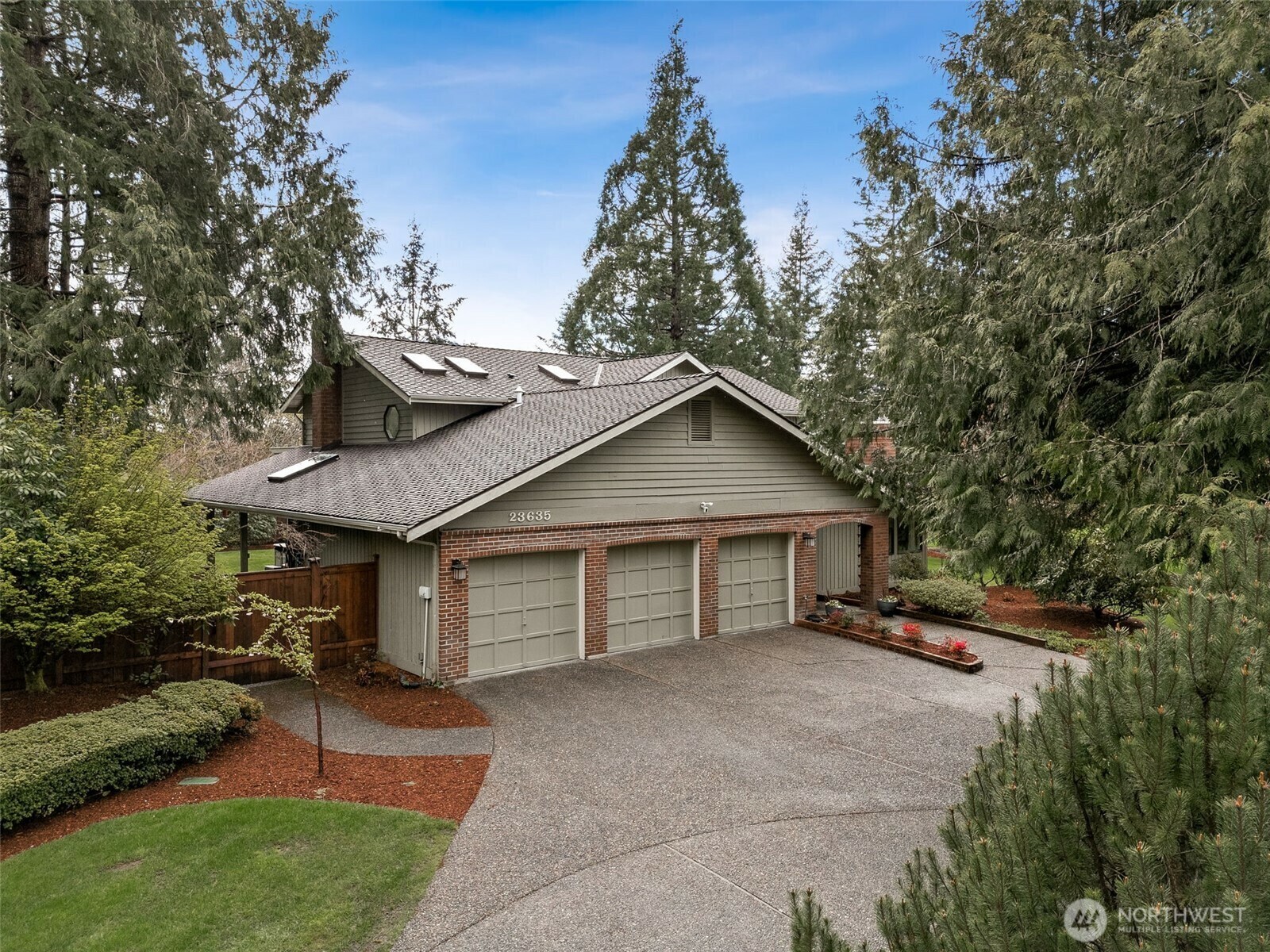 Property Photo: 23635 SE 225th Street WA 98038