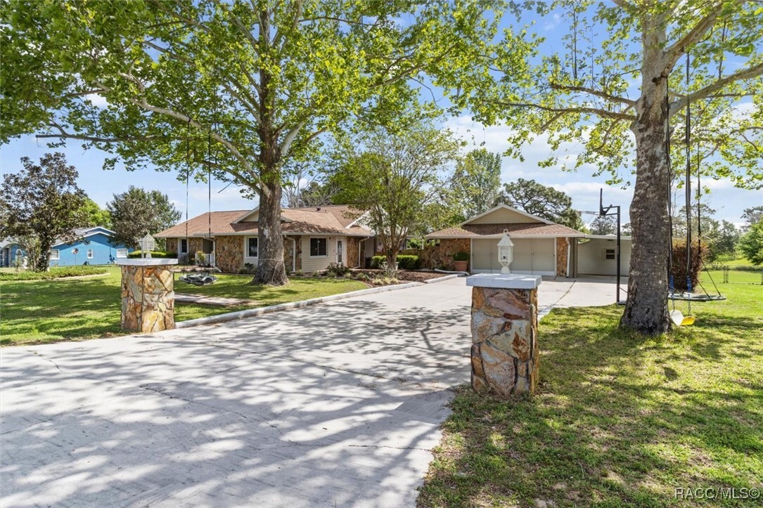 Property Photo:  8921 S Thoroughbred Point  FL 34452 