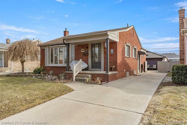 Property Photo: 18729 Grey Avenue MI 48101