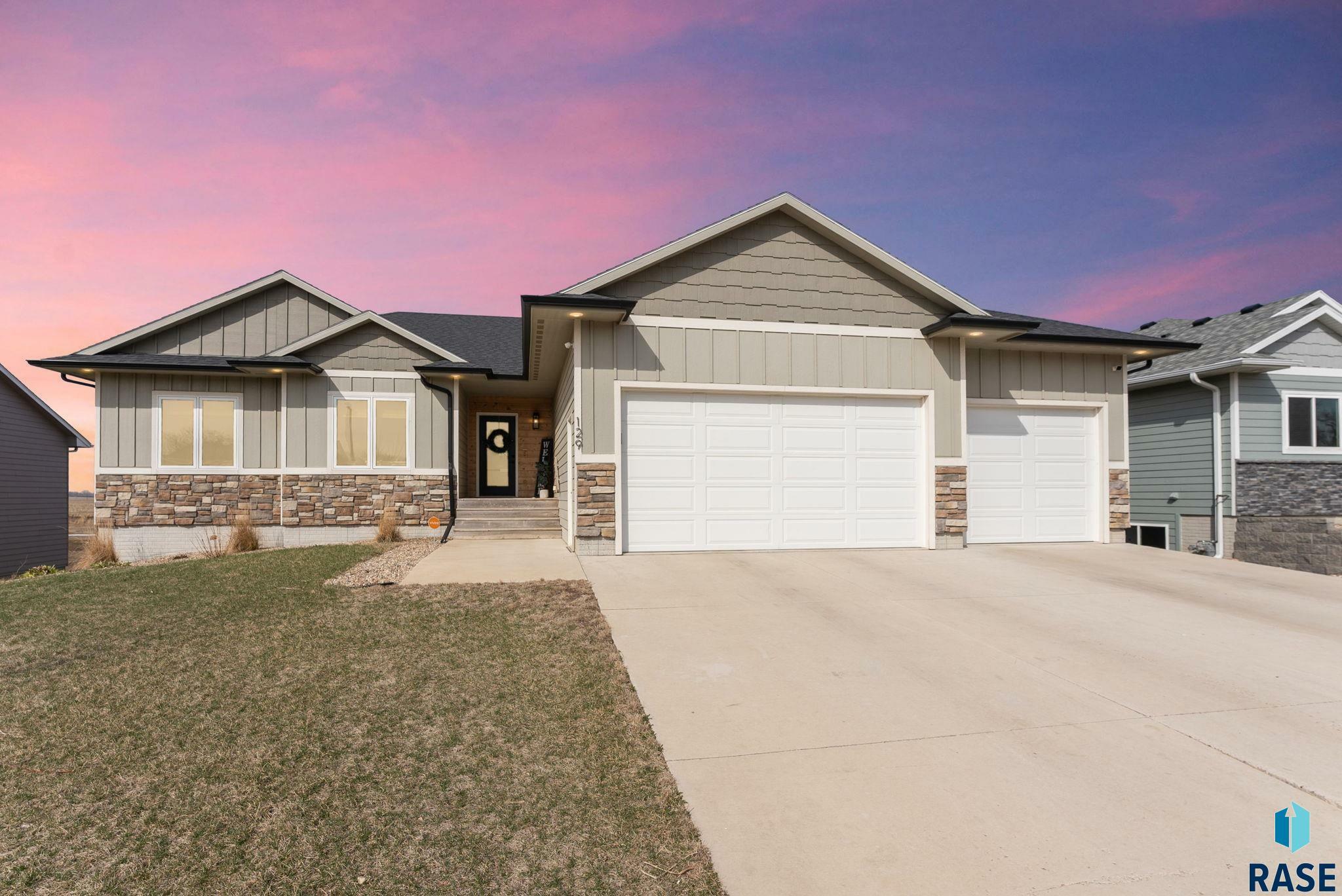 Property Photo: 129 Lynx St SD 57068