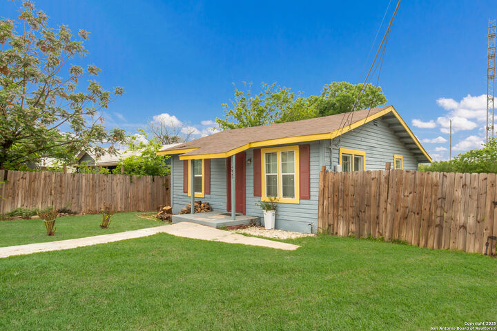 Property Photo: 502 Rotary TX 78202