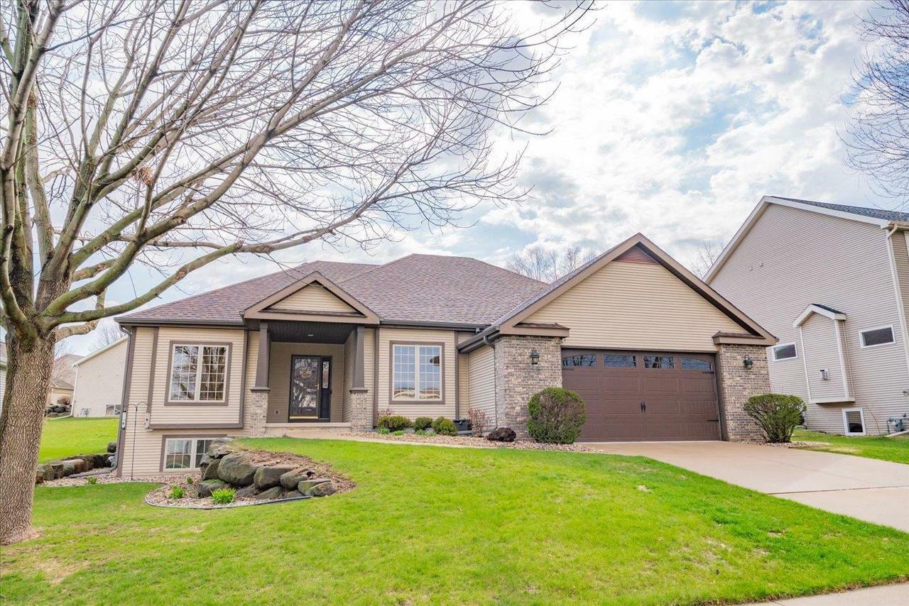 Property Photo: 913 Eagle Crest Drive WI 53704