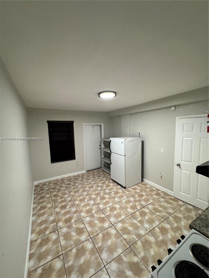 Property Photo: 17325 Homestead Ave 5 FL 33157