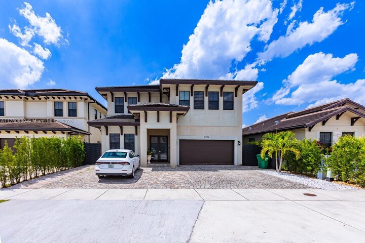 Property Photo:  2906 SW 150th Ct  FL 33185