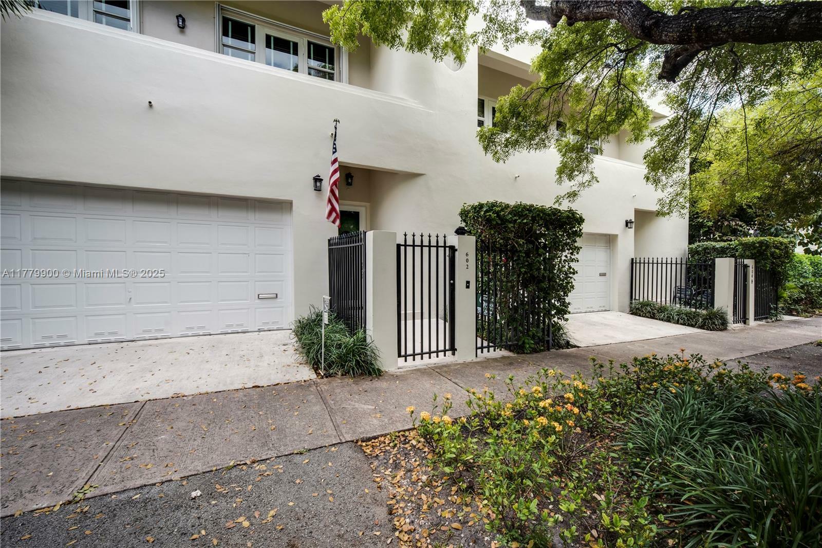 Property Photo: 602 Malaga Ave B FL 33134