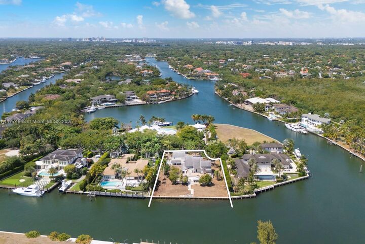 Property Photo: 30 Leucadendra Dr FL 33156