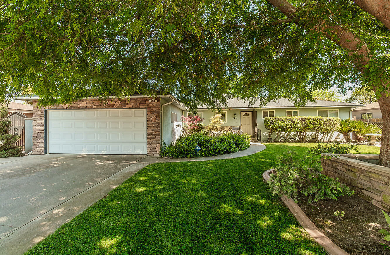 Property Photo: 720 I Street CA 93648