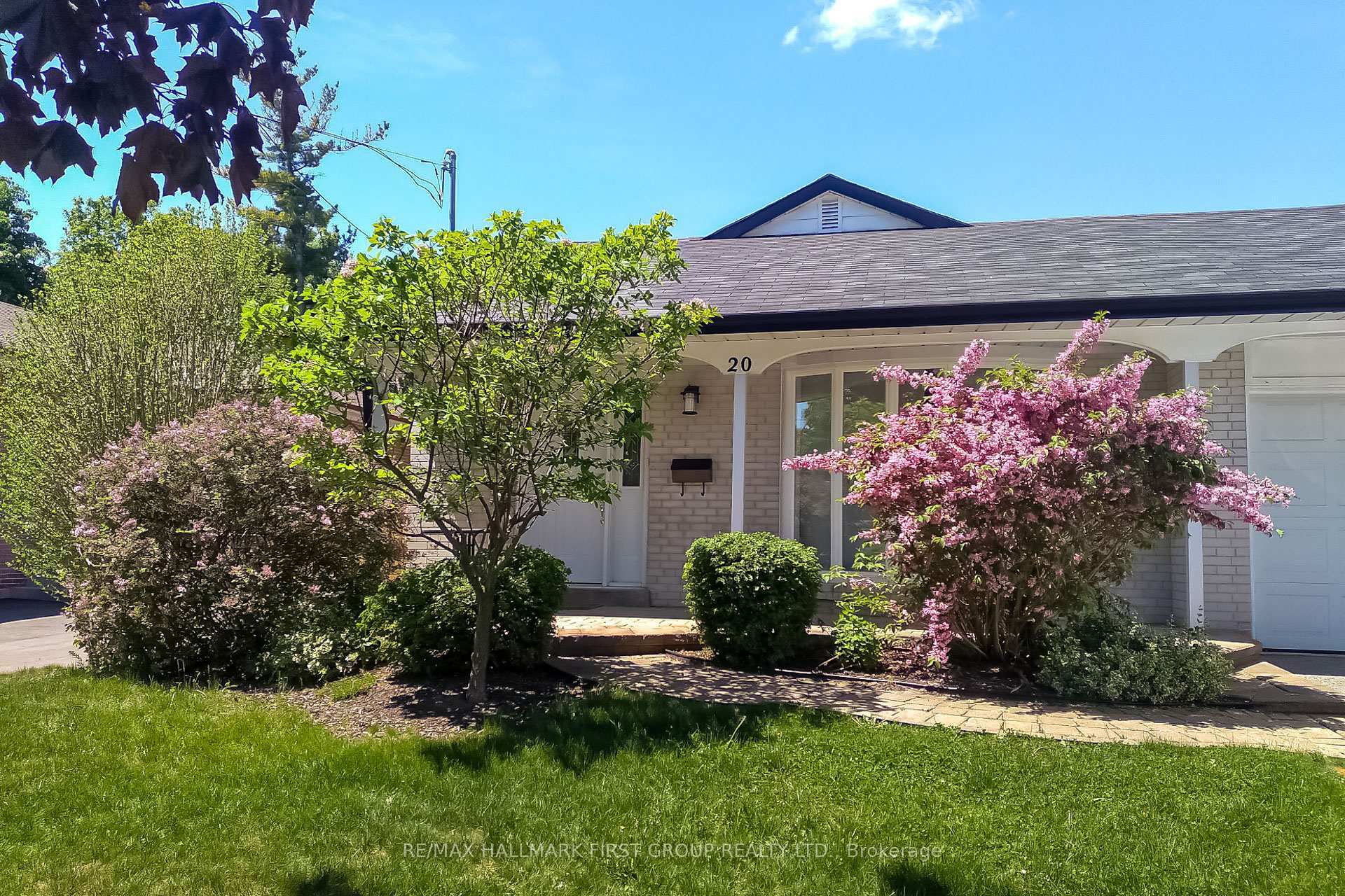 Photo de la propriété:  20 Brightside Drive  ON M1E 3Z1 