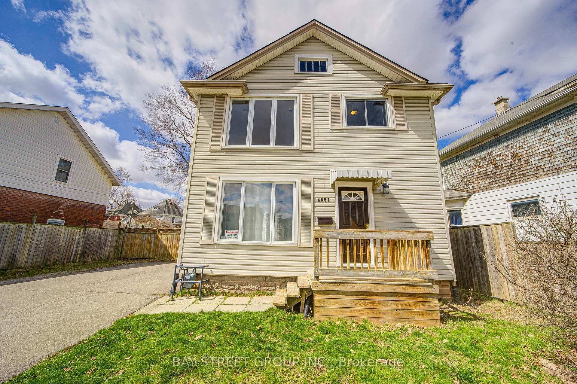 Property Photo: 4554 Ryerson Crescent ON L2E 1E2