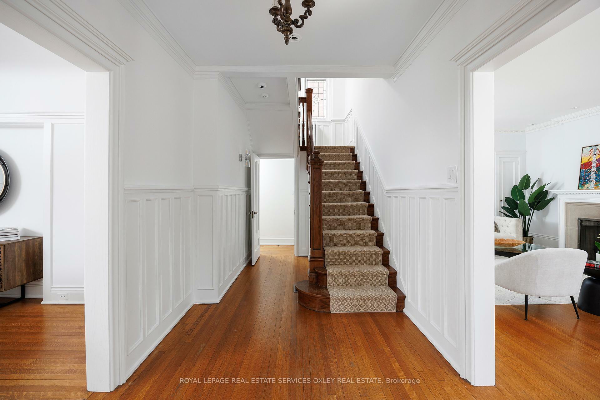 Property Photo: 305 Inglewood Drive ON M4T 1J4