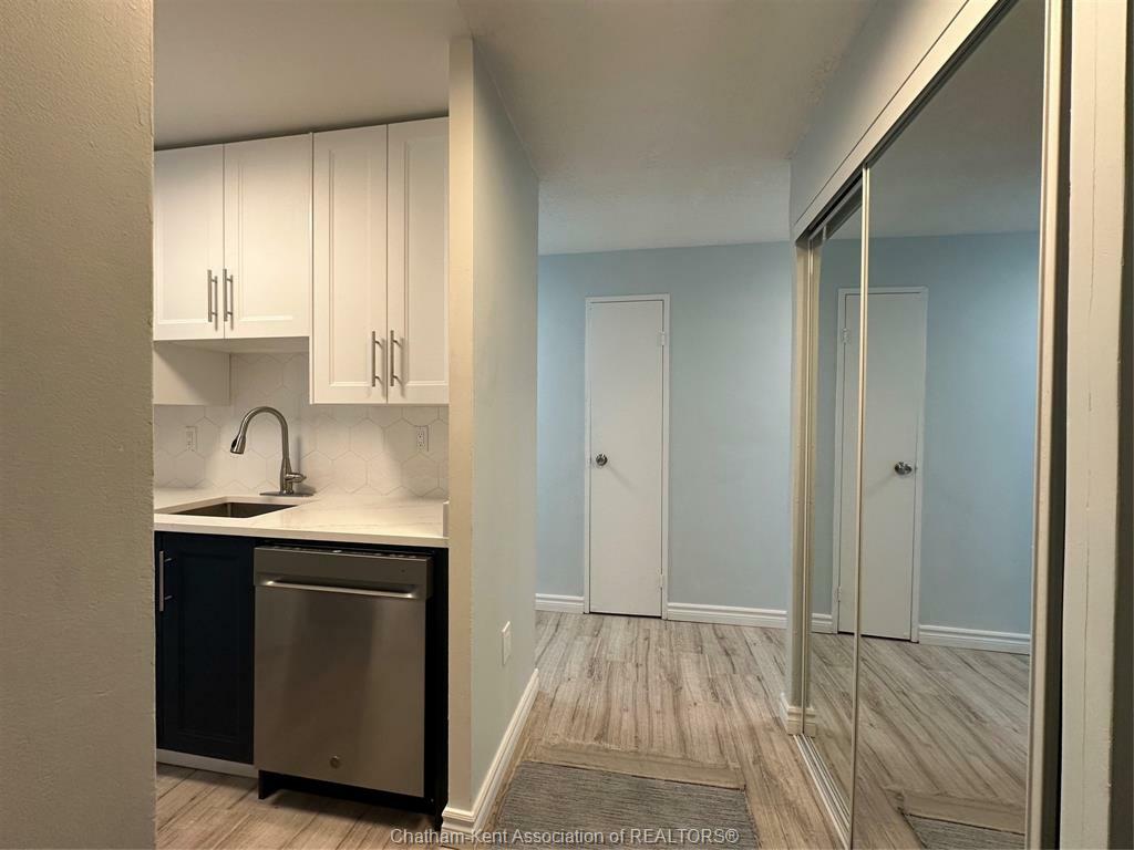 Property Photo: 140 Park Avenue East 403 ON N7M 3V6