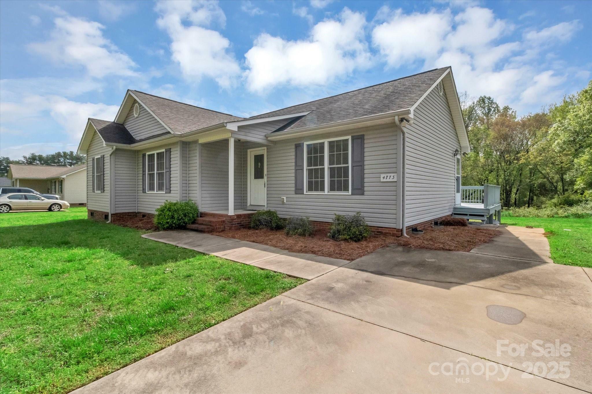 Property Photo: 4773 Westwinds Road NC 28092