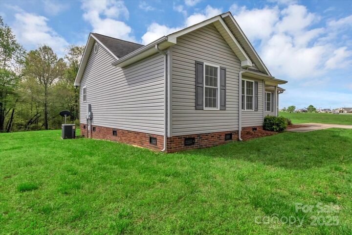 Property Photo: 4773 Westwinds Road NC 28092