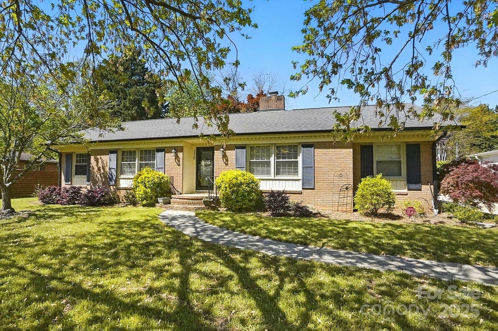 Property Photo:  110 Tanglewood Drive  NC 28081 