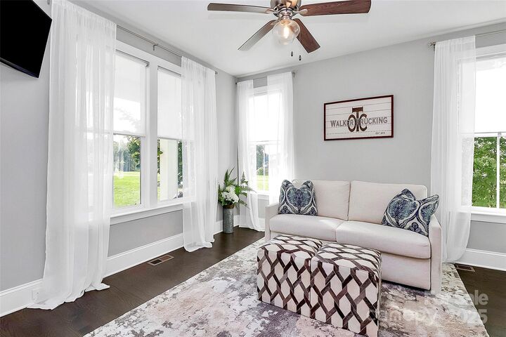 Property Photo: 3915 Chevlot Hills Road NC 28673
