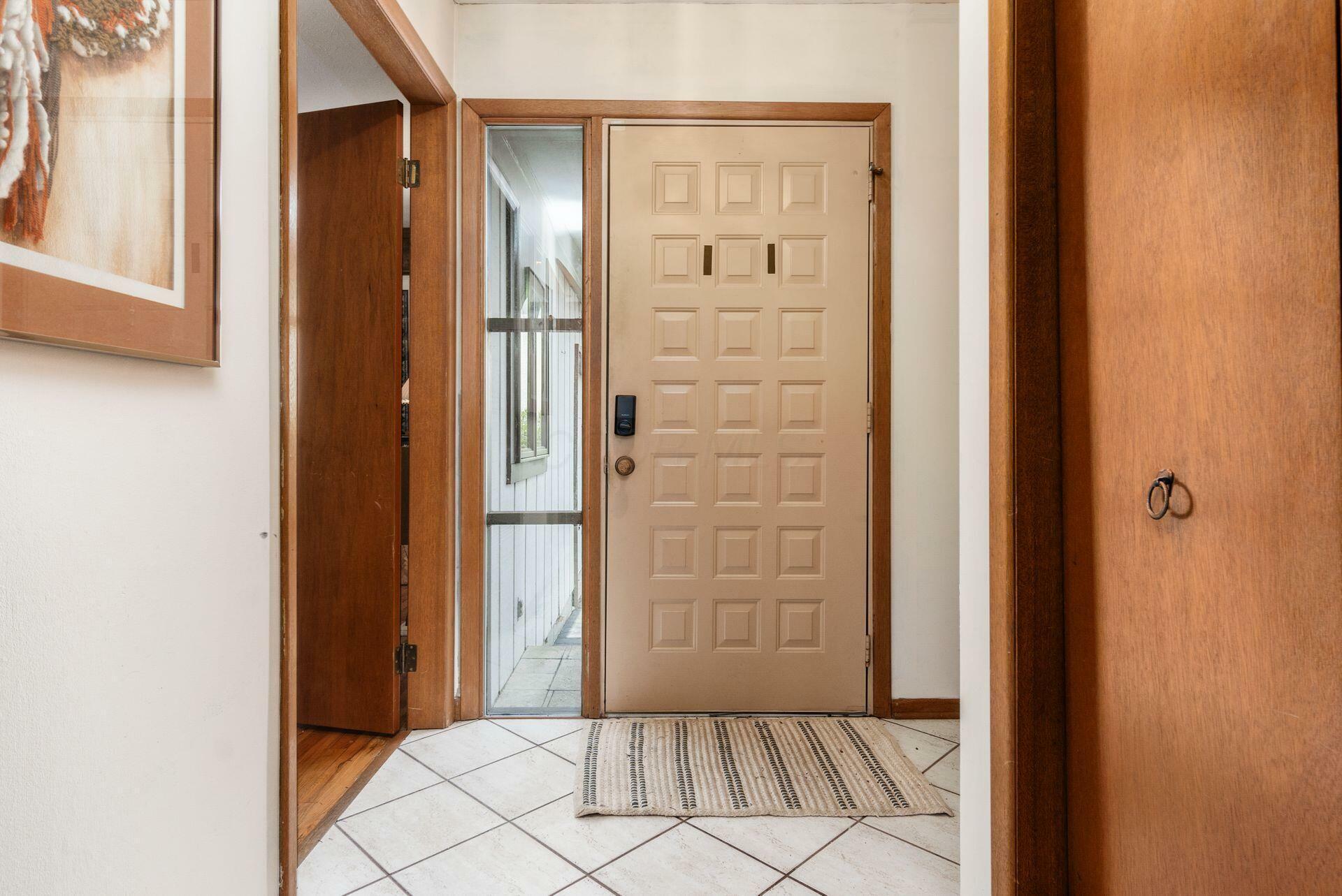 Property Photo: 6273 Bellmeadow Drive OH 43229