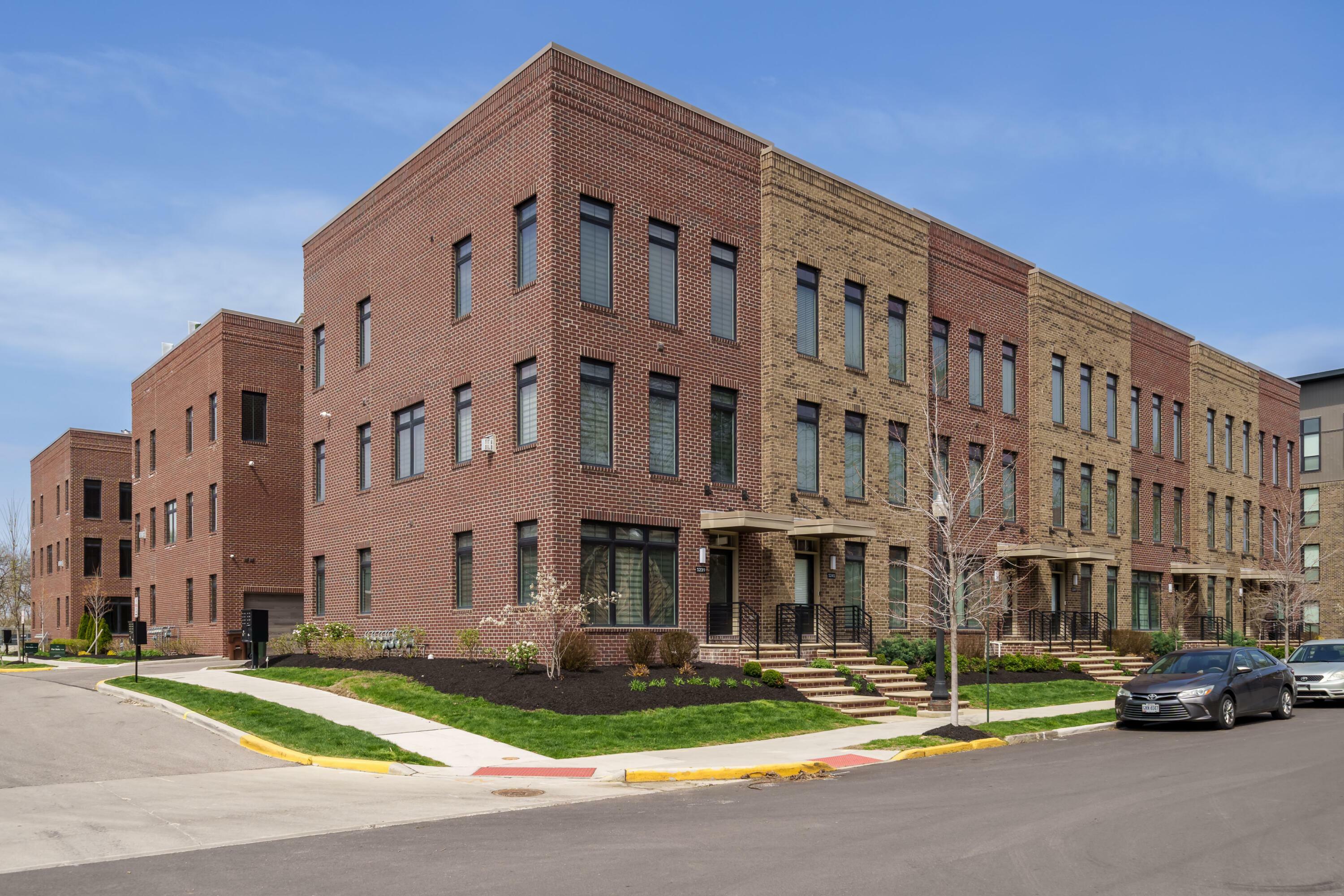 Property Photo: 1239 Perry Street OH 43201