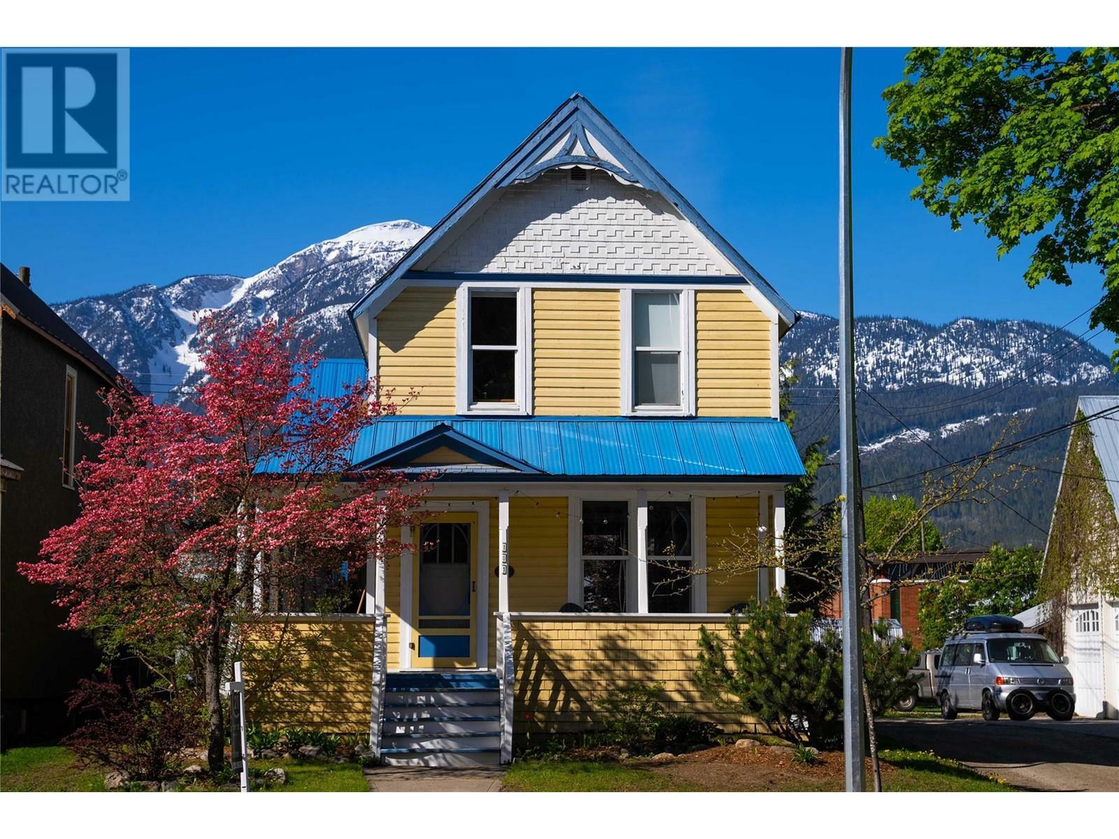 Property Photo: 101 Third Street, Street East BC V0E 2S0