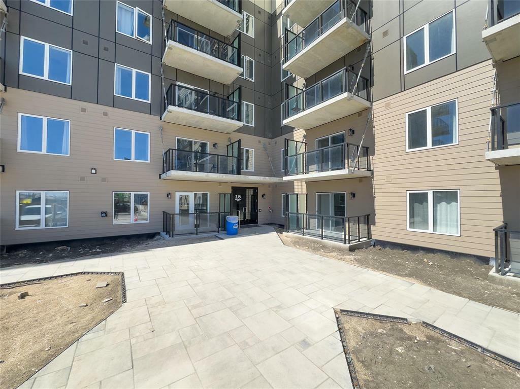 Property Photo: 635 Ballantrae Drive MB R3T 6K4