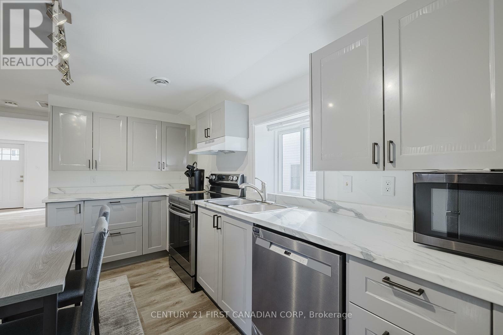 Property Photo: 47 Broadway Street ON N0P 2C0