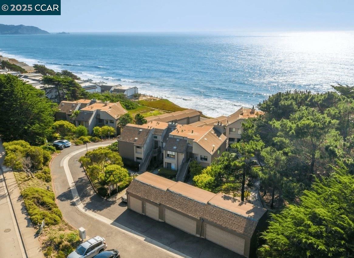 Property Photo:  200 Palmetto Avenue  CA 94404 