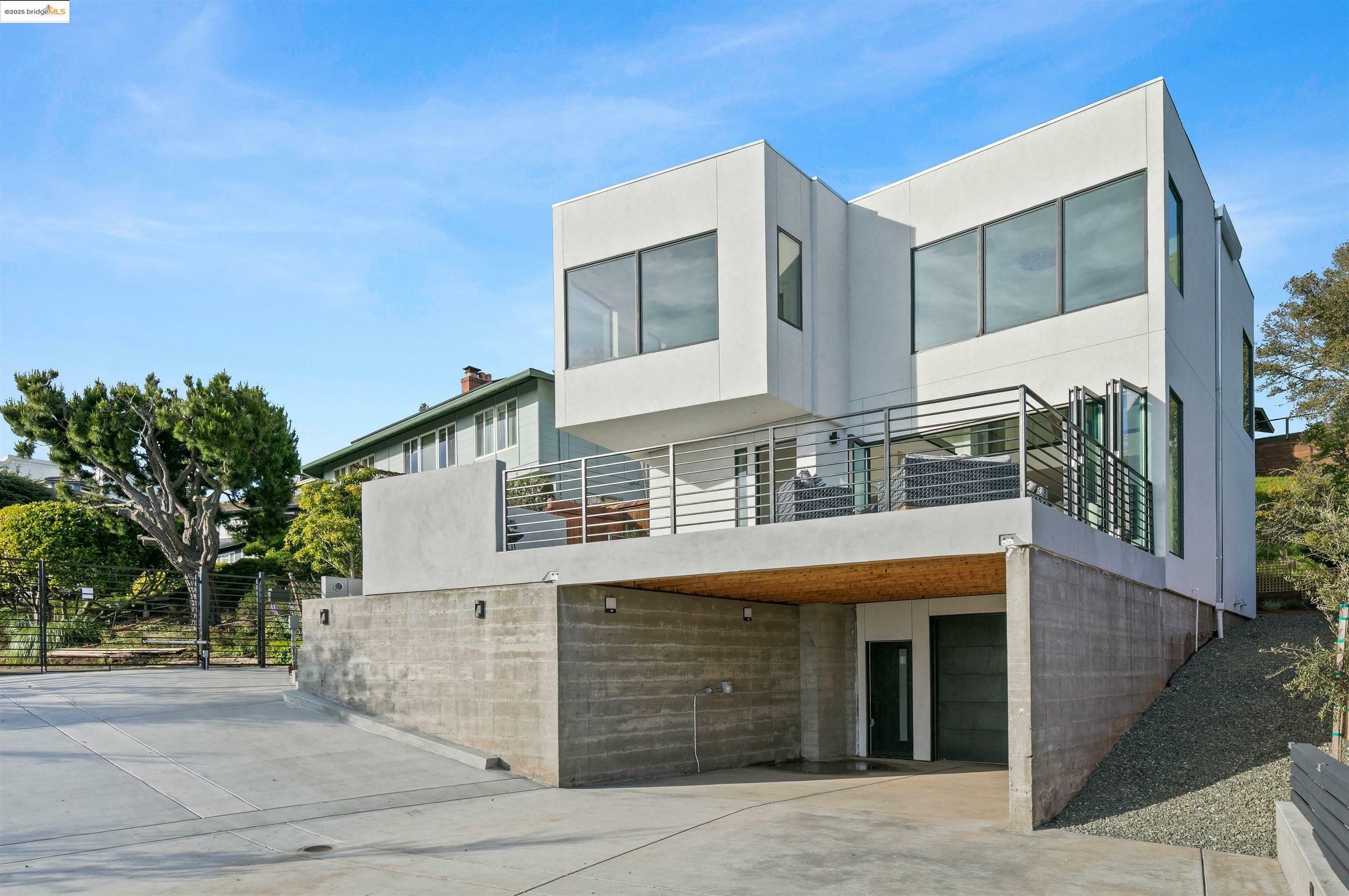 Property Photo: 158 Lawson Rd CA 94707