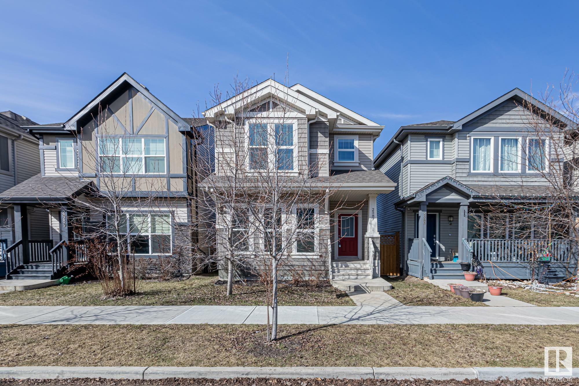 Photo de la propriété: 2587 Coughlan Road SW AB T6W 3S1