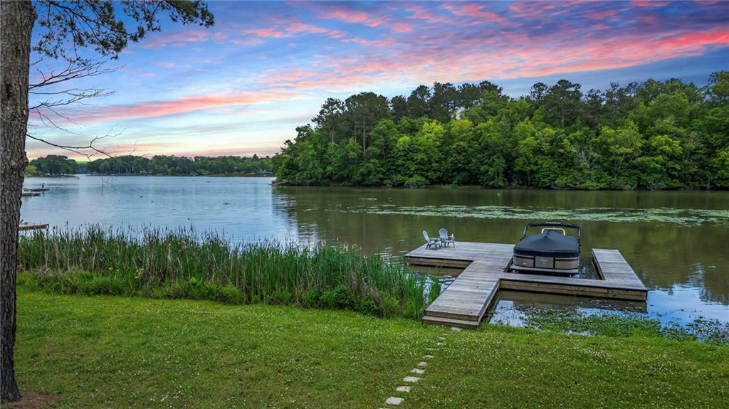 Property Photo: 1001 Sugar Hill Way GA 30625