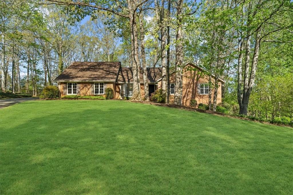 Property Photo: 11815 Mountain Laurel Drive GA 30075