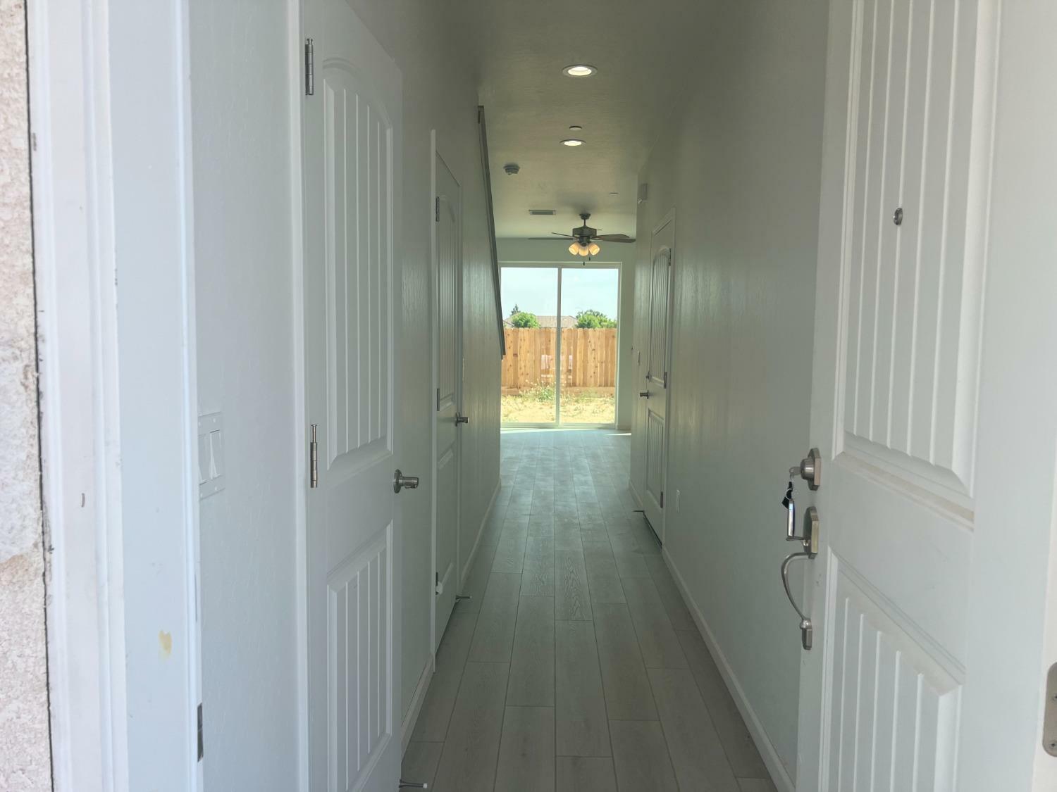 Property Photo: 1520 Concord Way Lt 39 CA 93618